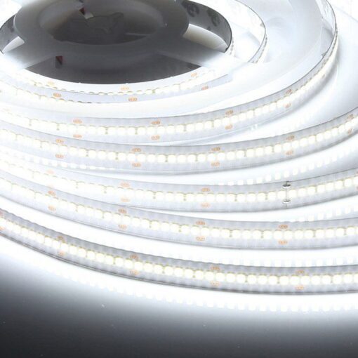 LED نواری 2835 تراکم 240 در حالت روشن