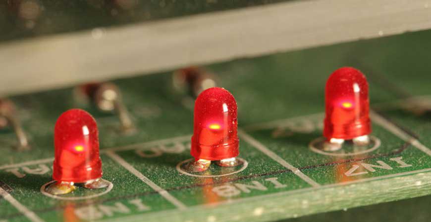 پرتو الکترونیک – ارائه دهنده تجهیزات حرفه ای نورپردازی و LED
